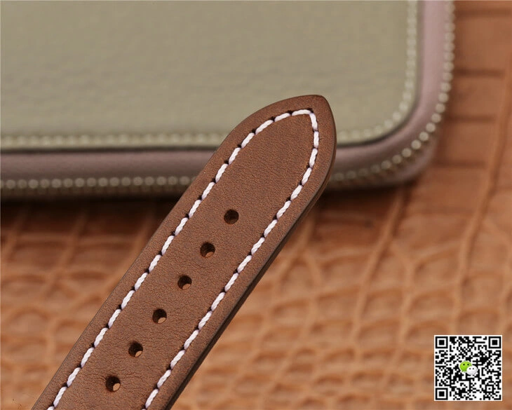 Breitling Colt Automatic A1738811 G791 437X A20BA.1 GF Factory 1:1 Best Edition Replica Watch Brown Strap